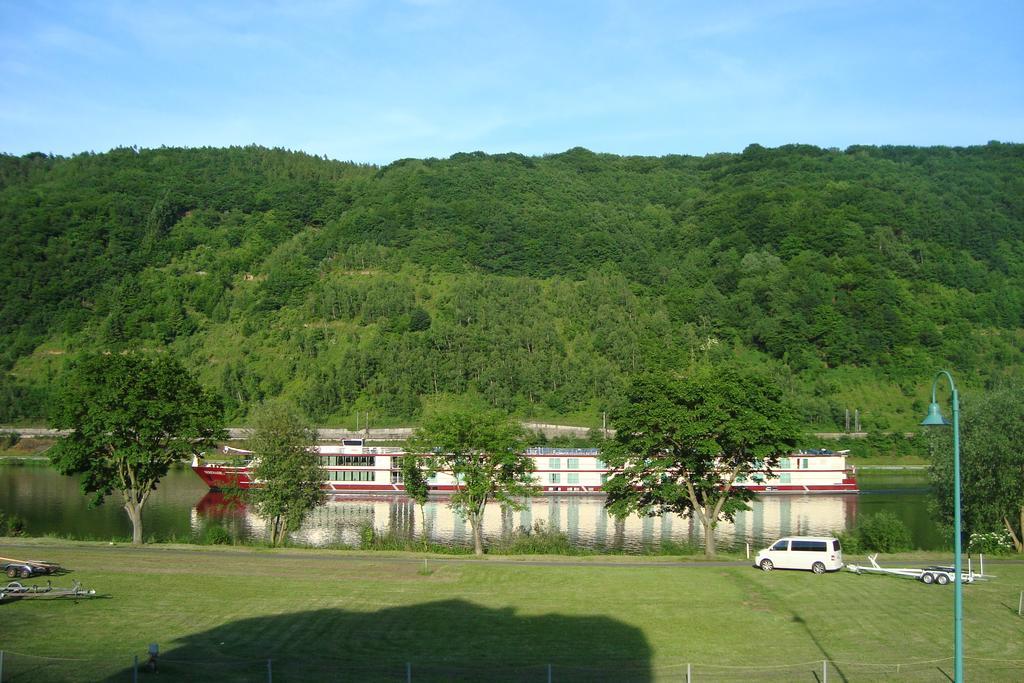Residenz Moselstausee Sankt Aldegund Buitenkant foto